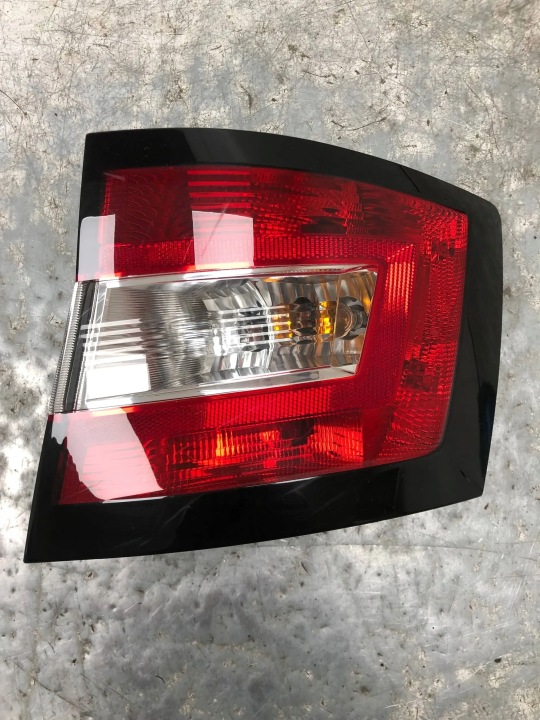 Licht rechts heck SKODA FABIA III KOMBI 6V9945096