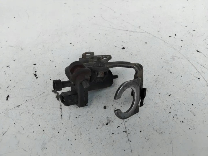NISSAN QASHQAI II electromagnetic valve (J11, J11 ) 8200762597 2.0L 9