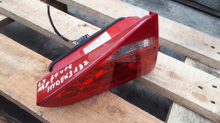 A5 8T Licht LED links heck für die Heckklappe 8T0945093A