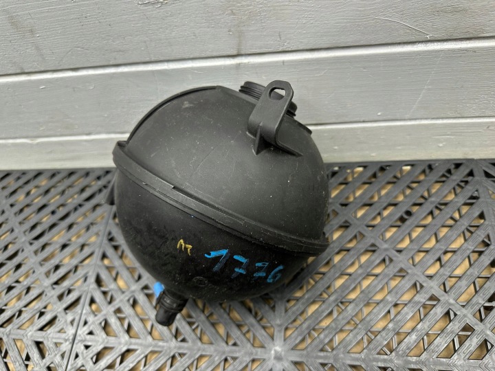 Ausdehnungsbehälter BMW X3 F25 7823544