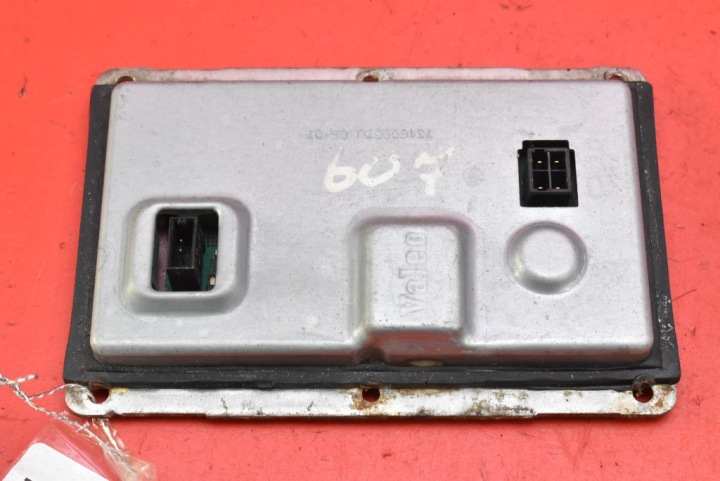 Unité de contrôle XENON KSENON Droit VOLVO XC90 1 et 02-06