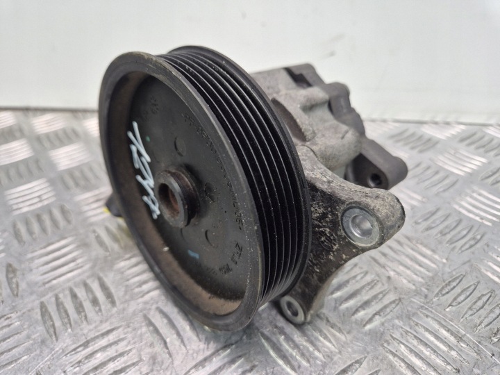 Mercedes C250 CGI W204 servo pump A0064667601
