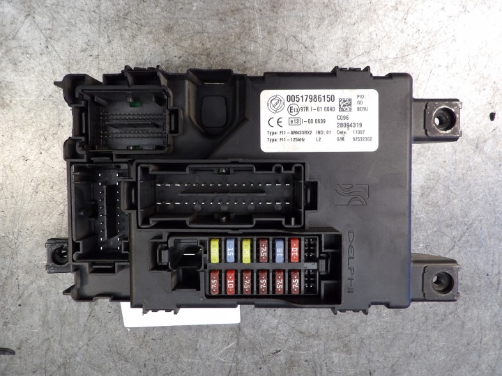 Fiat Grande Punto Module fusibles 00517986150