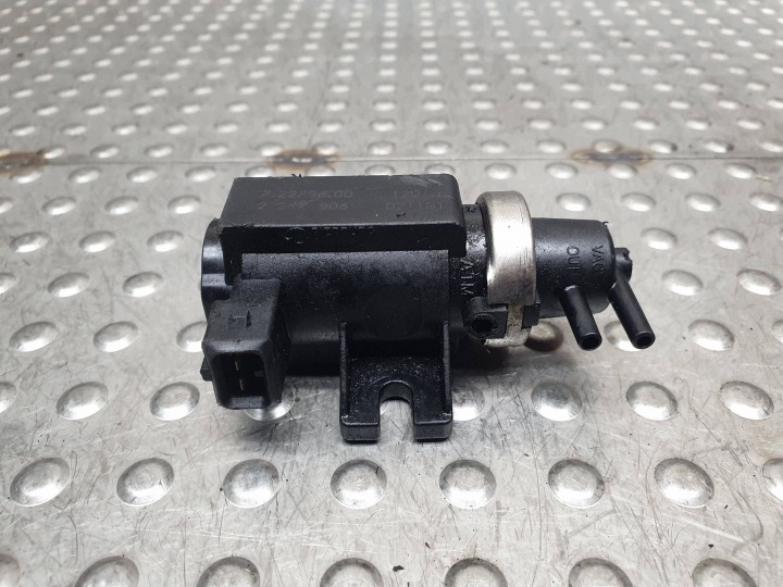 valve vacual tube 2247906 BMW E39 E46 E53 E60 E61 E87 2.0 2.5 3.0D