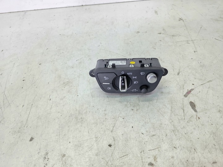 vypínač prepínač svetiel AUDI A4 B9 Q5 FY Q7 4M 4M0941531AB
