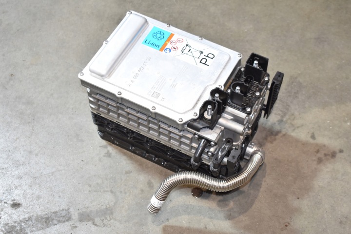 IDEALNY AKUMULATOR ROZRUCHOWY 44,16V - 17,5Ah 772,8Wh MERCEDES 1