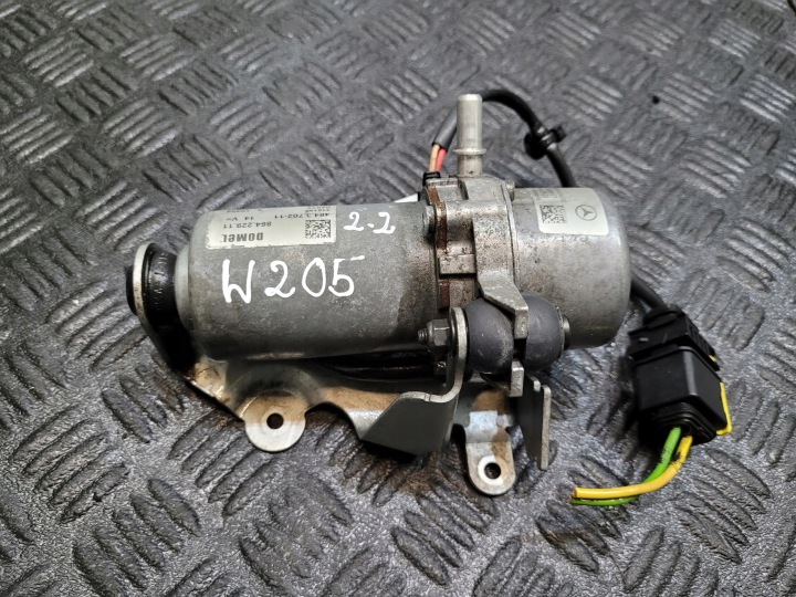 pump VACUM vacual A0004304032 MERCEDES C 300 W205 2.2 D CDI HYBRID