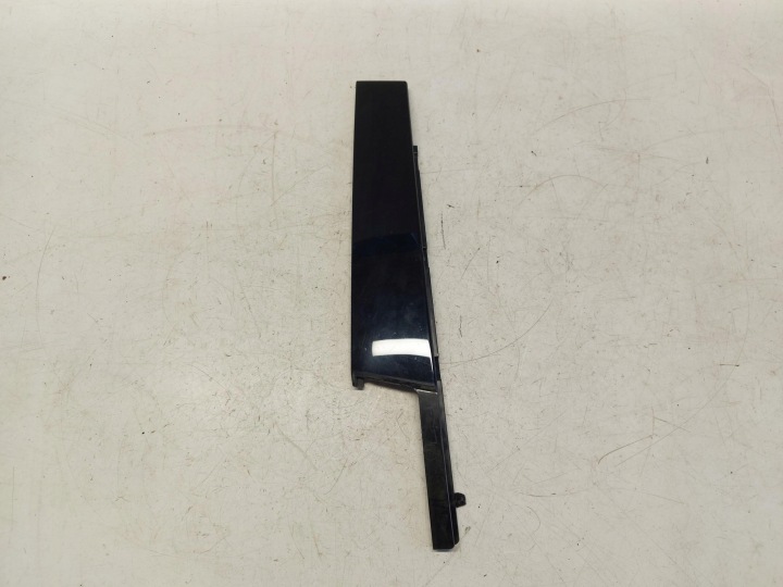 Audi Q2 81A Lista door front right 81A807550