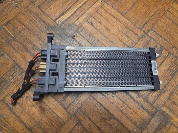 Radiateur / refroidisseur Bloc de chauffage complet AUDI A6 C6 4F0819011