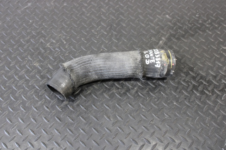 Tuyau flexible Conduit pieces tuyaux Intercooler MASERATI LEVANTE M161 670033317