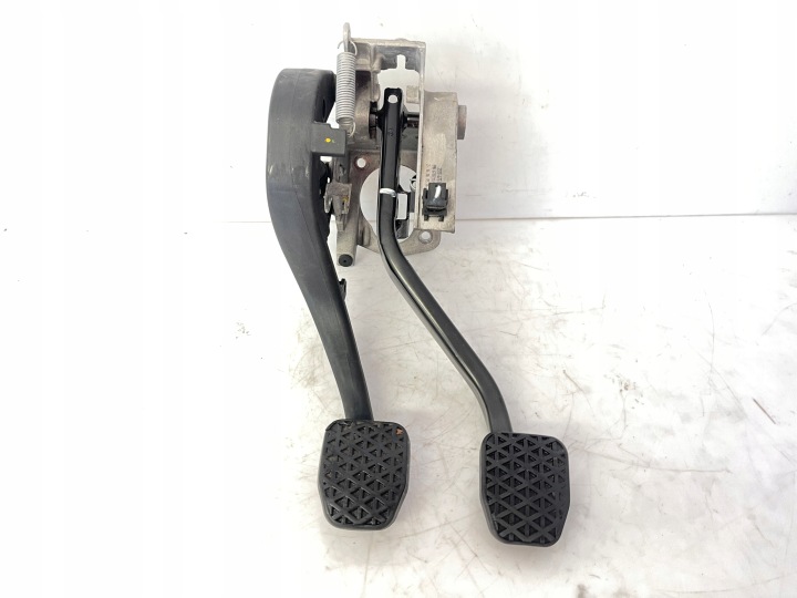 BMW E87 2.0D Pédales, Pédale Embrayage Frein KOMPLET 6751665