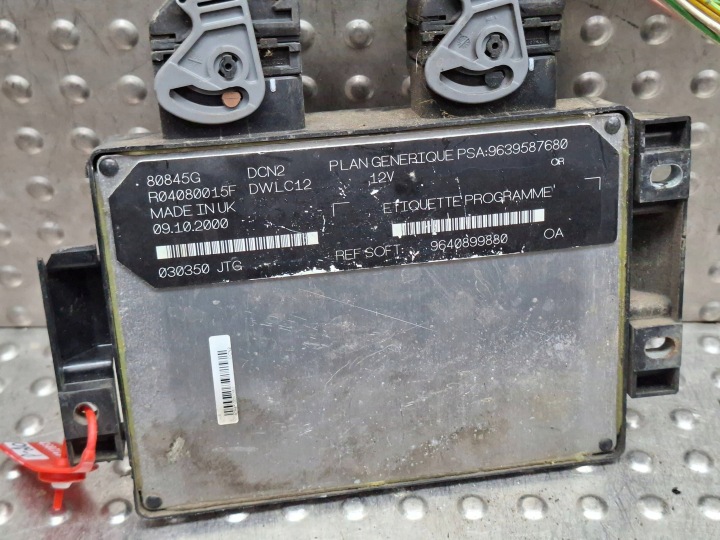 Unité de contrôle Moteur 9639587680 9640899880 R04080015F Citroen Peugeot 1.9 D