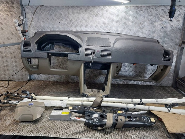 running board airbag POSTRZALOWY cockpit tension belts roof airbags VOLVO XC90 and 30737501