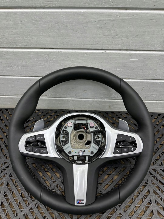 Volant BMW 8 G14 G15 G16 8008184