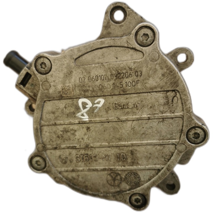 AUDI A4 B7 2.0TFSI 06D145100F Pompa VACUM WACUM