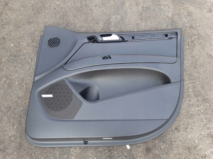 AUDI Q7 4L LIFT bok vrata tapacirung desni prednji dio BOSE 4L1867106