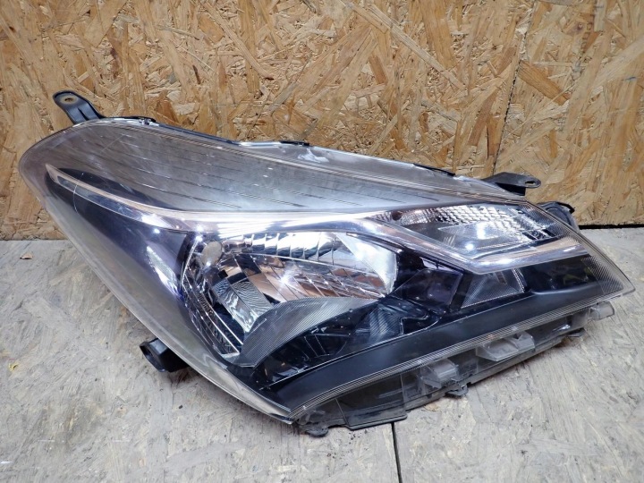 Licht rechts REFLEKTOR TOYOTA YARIS 3 III P13 LIFT 2017-2020R 811300DJ70