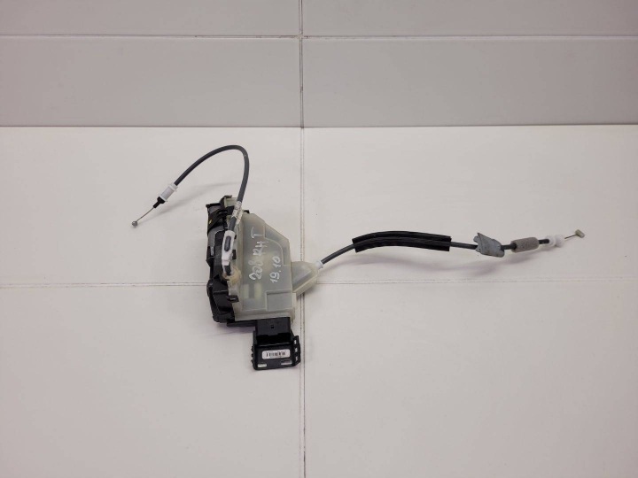 de la serrure portière arrière droit prise Peugeot 208 2015 16943875