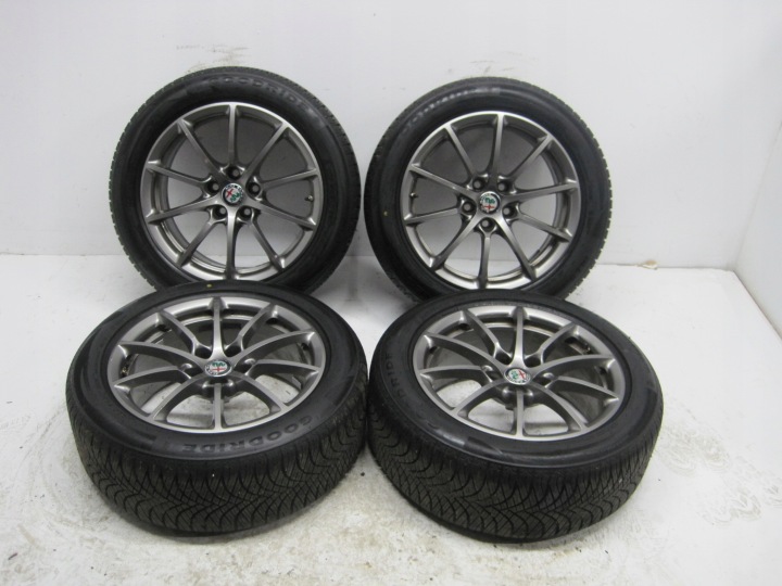 Reifen Räder felgen Reifen ALFA ROMEO GIULIA R17 M+S 24r