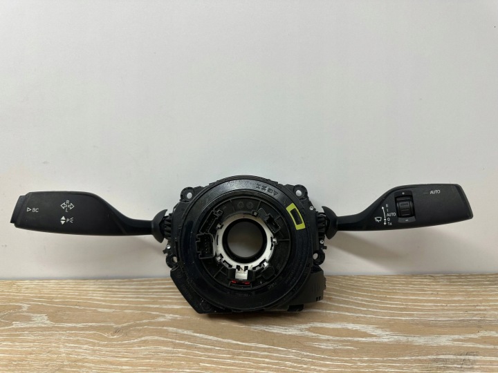 páčky pod volant a ovládání předek BMW 3 F30 F35 F31 9490786