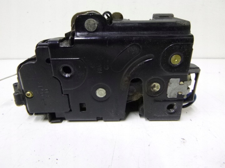 DE LA SERRURE PORTIÈRE AVANT DROITE SKODA FABIA 03R.