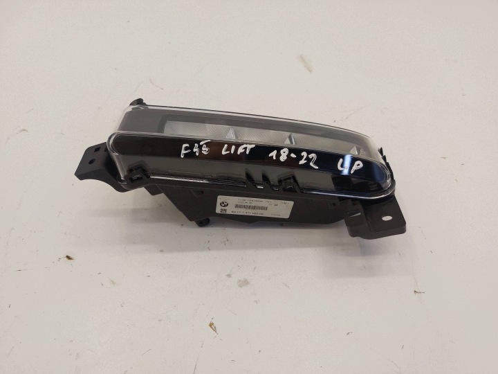 BMW 2 F45 F46 LIFT X7 maglenka desni LED 7471082