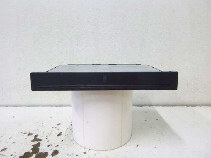 Kieszen CASSETTO PORTAOGGETTI cappelliera per bevande CUP HOLDER VW GOLF IV 4 BORA 8P0885995B