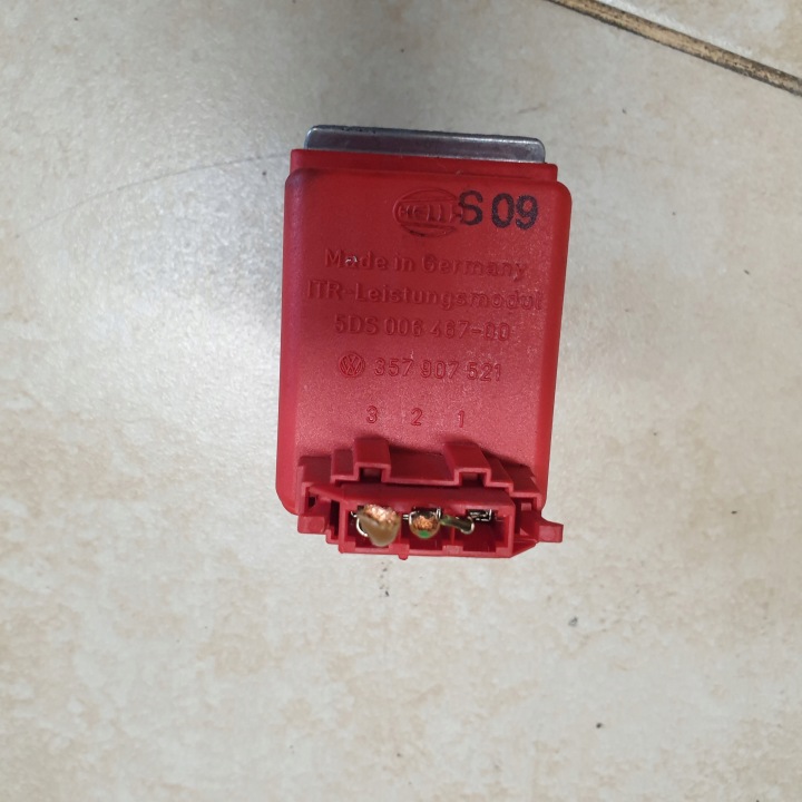 resistor, rheostat, regulator heater fan resistor resistor AUDI A3 8L VW GOLF IV SEAT LEON and SKODA