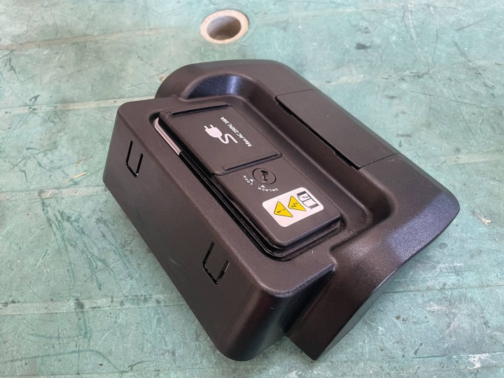 ZAPALNICZKA adapter 250V HYUNDAI IONIQ 5 GI951AB000 @M