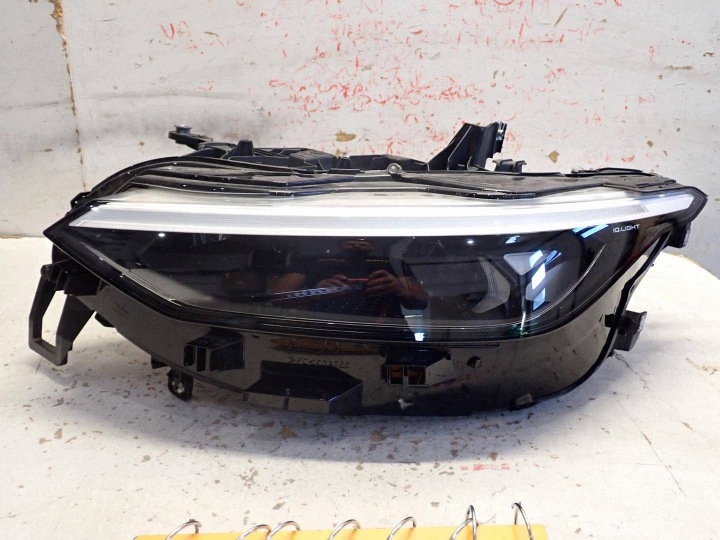 light front front left VW ID7 2023- FULL LED 14B941035B