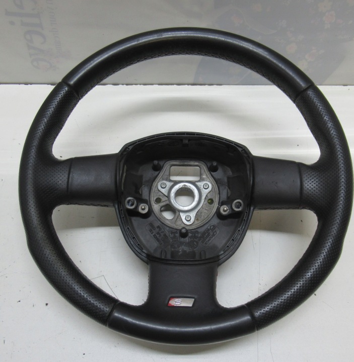 AUDI A3 8P 07R volant koža S-LINE
