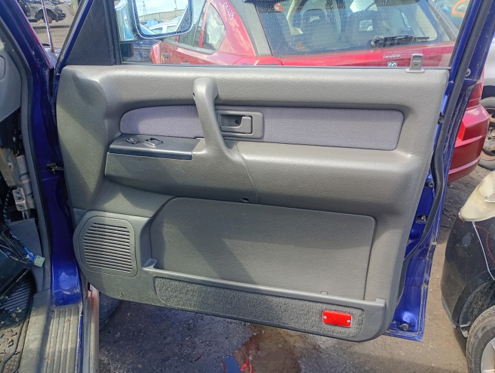 tapacír bok pravý predok ISUZU TROOPER II 2 92-02