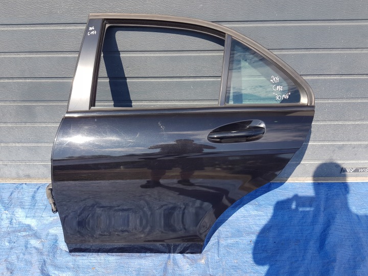 MERCEDES W204 SEDAN ajtó bal far C197 197