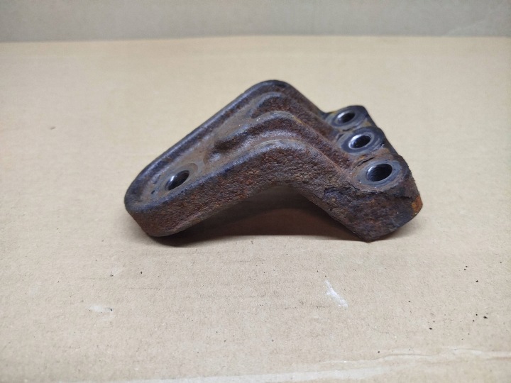 HYUNDAI I20 II 1,2 G4LA holder holder of the engine 2014