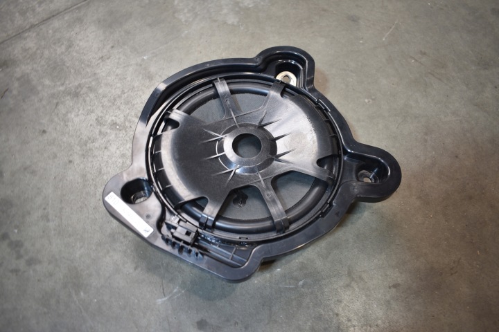 IDEALNY speaker MERCEDES W214 W206 1