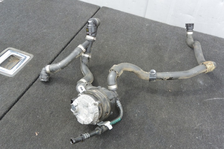 zusätzliche Pumpe des Wassers Schlauch rohr BMW 3-SERIA F30 330E LCI HYBRYDA KPL