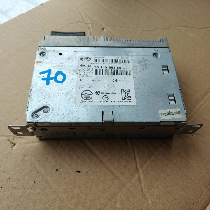 Stacja multimedialna Peugeot 208 e 9811066180