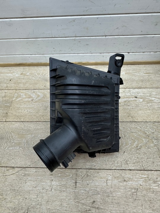 BMW F40 F39 F48 cover of a filter, air 8513916