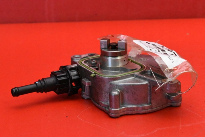 PAMPA VACUM WAKUM F009A10018 TOYOTA YARIS 4 IV 1.5 DYNAMIC FORCE 125 HP 20- 6