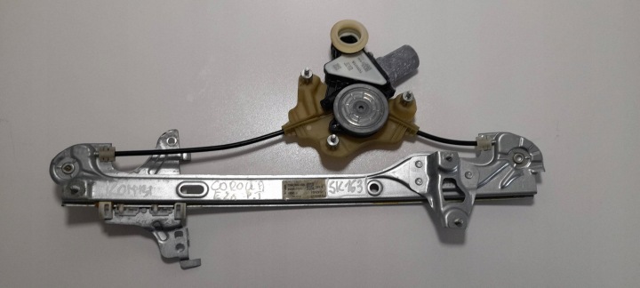 Toyota Corolla E21 Kombi window regulator of the rear prawej 8570102090 (SK163)