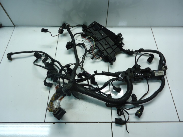 BMW 2.0D N47D20 káblovačka motora 8507893