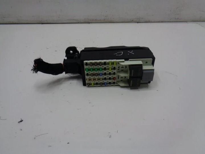JAGUAR XE X760 2.0D MODULE FUSIBLES