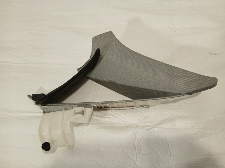 AUDI A4 B9 LIFT cover central SLUPKA C right 8W5867288C