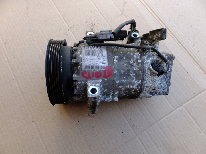 compressor; of the air conditioning renault clio IV 1,5 dci 926004990R