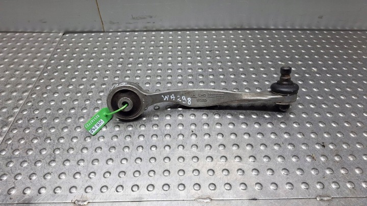 rameno pravý predok horny OE 8E0407510A A4 B6 A6 C5 EXEO SUPERB a PASSAT B5
