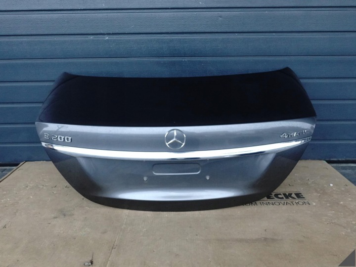 MERCEDES E-KLASA W213 16-20 Berline Limousine Porte arrière coffre hayon Couvercle Porte coffre hayon Arrière