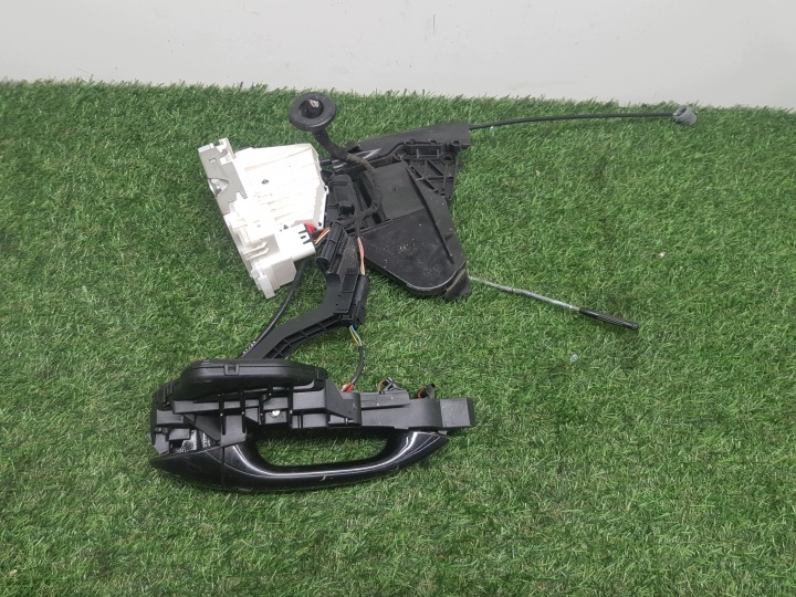 de la serrure portière gauche arrière arrière MERCEDES-BENZ GL X164 1647601334 169730233509