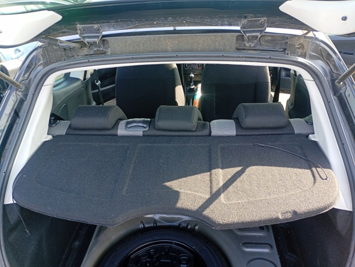 Peugeot 207 07-13 plato kufru zadní záď