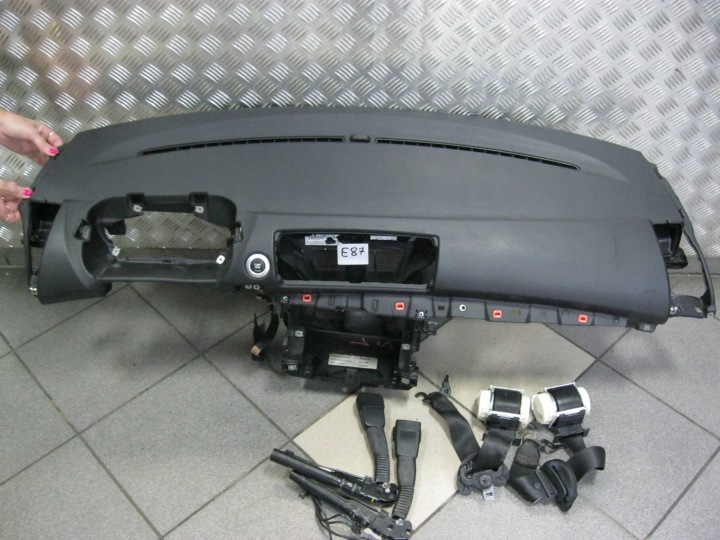 dashboard console airbag BMW 1 E87