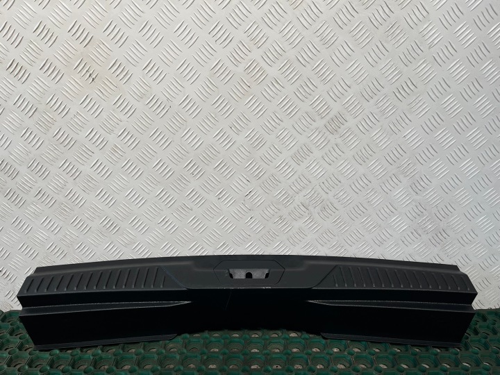 FORD FOCUS MK4 18-22 KOMBI kryt čela zadního krytka JX7B-N40352-AFW OE